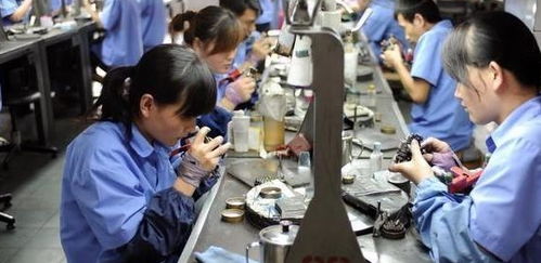 電子廠打工妹曬出8月工資條引熱議 個人護理電器行業(yè)，低薪背后的產(chǎn)業(yè)真相